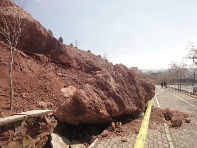 لغزش سنگ رشدیه